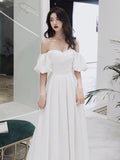 Two way to wear white prom dress