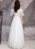 Strapless wedding dress with fur