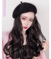 Beret with wavy wigs