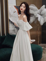 Two way to wear white prom dress