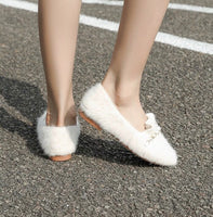 White winter flat shoes
