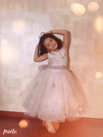 Little girl’s white short prom dress starry
